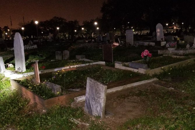 New Orleans Cemetery and Paranormal Investigation Bus Tour - Price, Timing, and Group Size: Is $30 a Good Deal?
