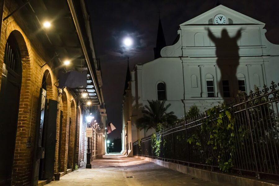 New Orleans: Cemetery Bus Tour At Dark with Exclusive Access - Coffee and the short break that keeps the night moving