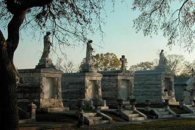 New Orleans City and Cemetery Bus Tour - Hotel Pickup, Group Size, and Comfort That Saves Your Day