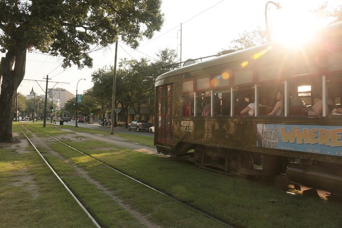 New Orleans City Sightseeing Hop-On Hop-Off Bus Tour - Getting on the bus: where to start on a busy New Orleans day