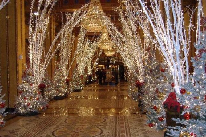 New Orleans Holiday Bus Tour: Jingling Through the Crescent - Garden District Mansions and the Roosevelt Hotel Lobby Moment