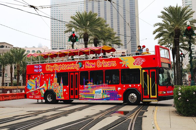 New Orleans Hop-On Hop-Off and Garden District Walking Tour - Practical tips so you don’t waste time on the curb