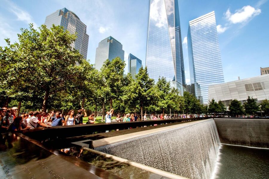 New York City: Bus Tour from Manhattan - Fifth Avenue to the Empire State: where photos become the schedule