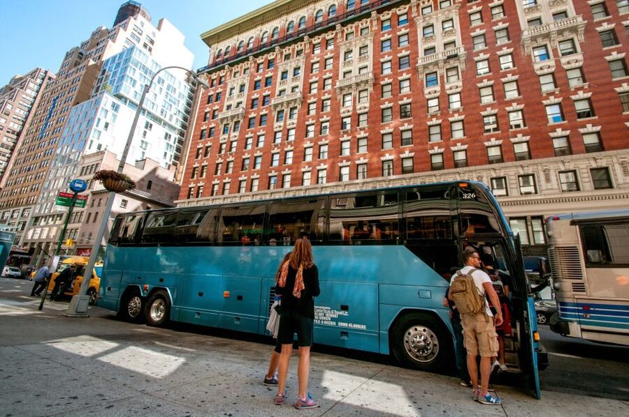 New York City: Bus Tour from Manhattan - Flatiron to Little Italy and Chinatown: walking between two worlds
