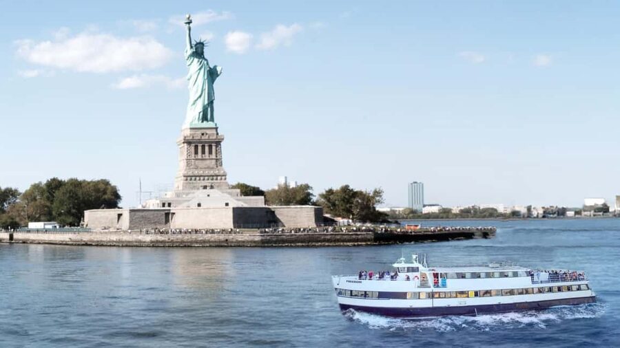 New York City: Discover Pass with Hop-on Hop-off Bus Tour - The Hop-on Hop-off Bus: Best for Landmarks, Trickier for Timing