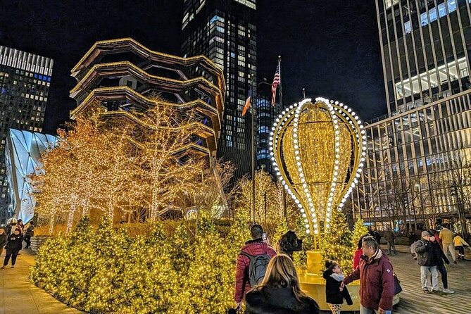 New York City Holiday Lights Tour - Wall Street and the NYSE Christmas Tree Moment