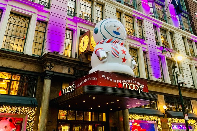 New York City Holiday Movie Sites and Lights Bus Tour - Movie clip syncing and the screen-view reality
