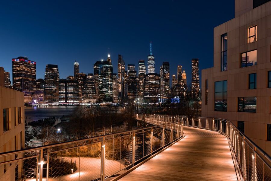 New York City: Night Skyline Bus Tour with Pizza Slice - Brooklyn Heights Promenade Photo Stop: Where Your Camera Starts Working
