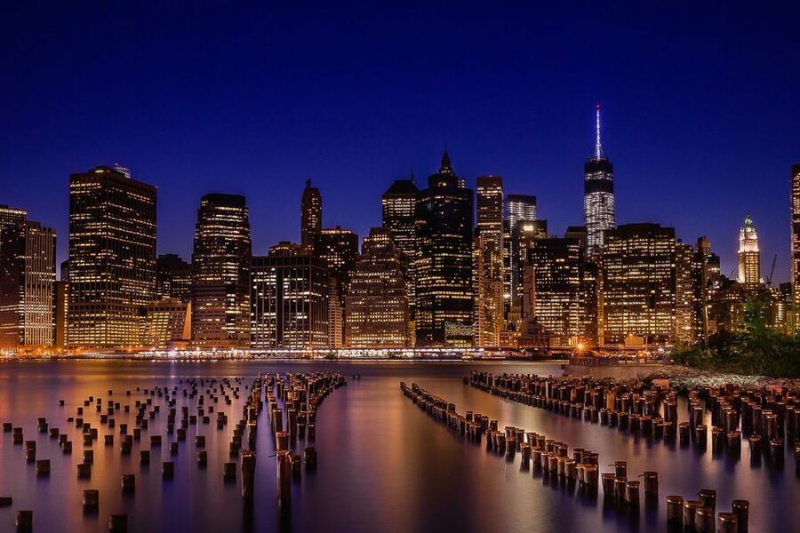 New York City: Night Skyline Bus Tour with Pizza Slice - Hamilton Park: A Skyline View With a Real-Life Story