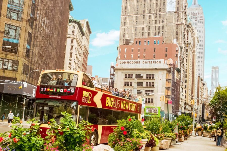 New York: Hop-on Hop-off Sightseeing Tour by Open-top Bus - Uptown Loop: Museum Mile, Met-Level Art, and Midtown Landmarks