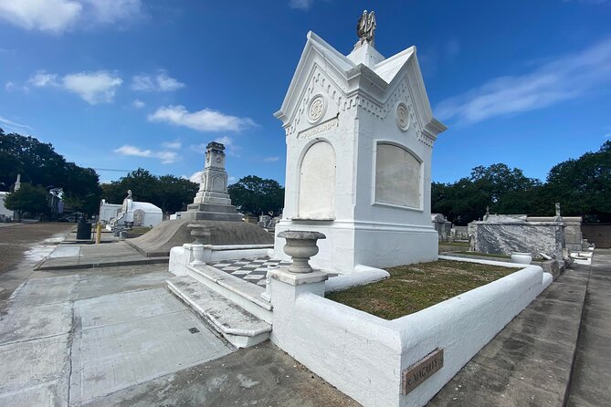 Night Cemetery Insiders Bus Tour in New Orleans - Price and Value: What $30 Buys You in the Real World
