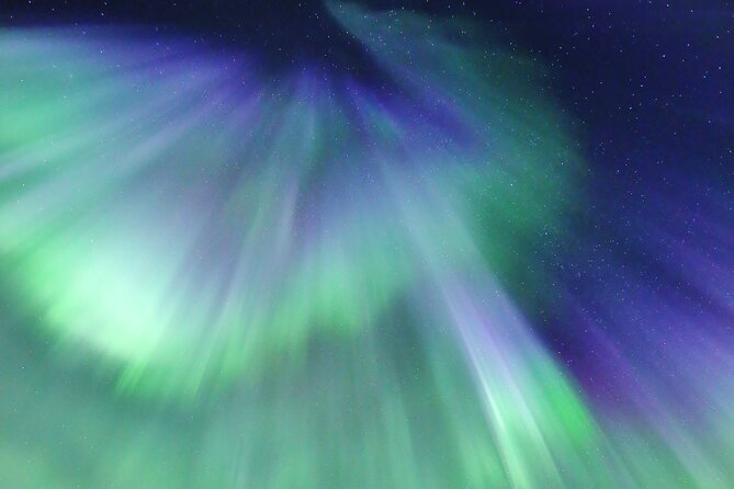 Northern Lights Big Bus Chase with Free Photos - Photo hunt details: free professional pictures plus real shooting advice