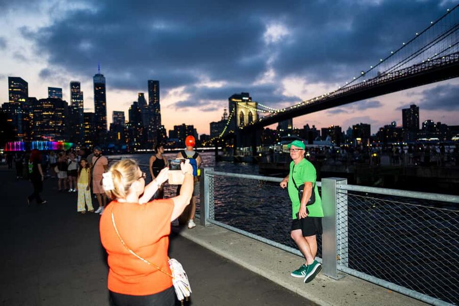 NYC at Night: 3-Hour Luxury Bus Tour of Top Highlights - Manhattan Bridge skyline views: where the city looks like a poster