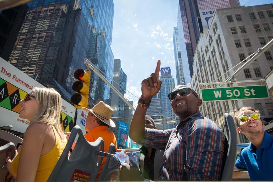 NYC Bundle: Empire State, Big Bus Tour, & Circle Line Cruise - Circle Line cruise on the Hudson: Liberty looks better from the water