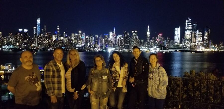 NYC: City Skyline Sightseeing MiniBus Tour at Night - Frank Sinatra statue and Hamilton Park photo stops