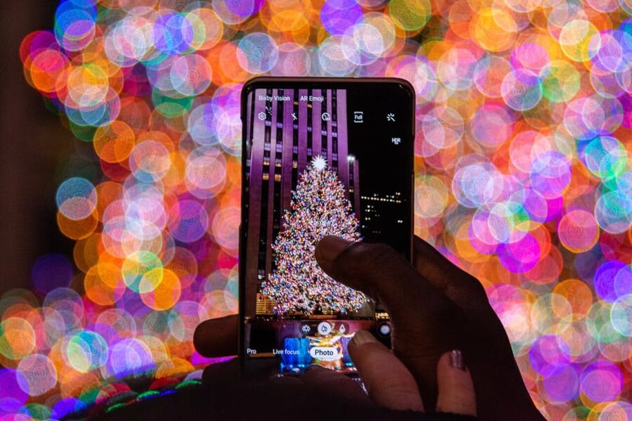 NYC: Dyker Heights and NYC Holiday Lights Luxury Bus Tour - Rockefeller Center: the payoff where the night ends