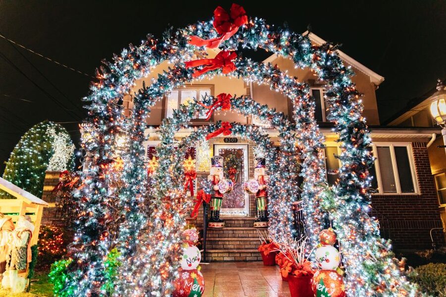 NYC: Dyker Heights Christmas Lights & Skyline View Bus Tour - Winter Village at Bryant Park: a fitting end to the night