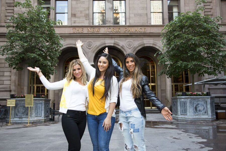 NYC: Gossip Girl Sites Bus Tour - Chuck Bass at the Empire Hotel: A Stop That Feels Instant