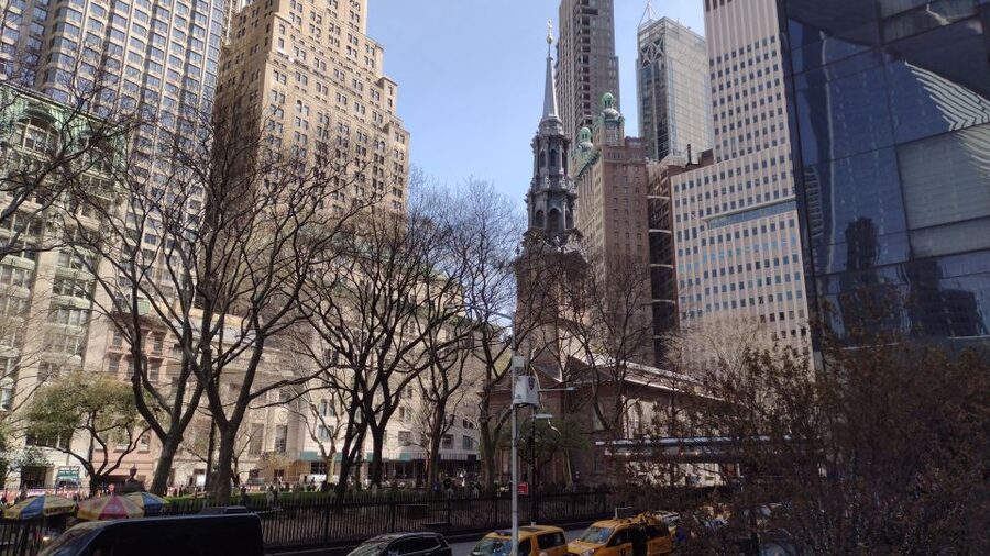 NYC: Gray Line Guided 5 Hour Manhattan Premium Bus Tour - Timing and lines: a realistic heads-up