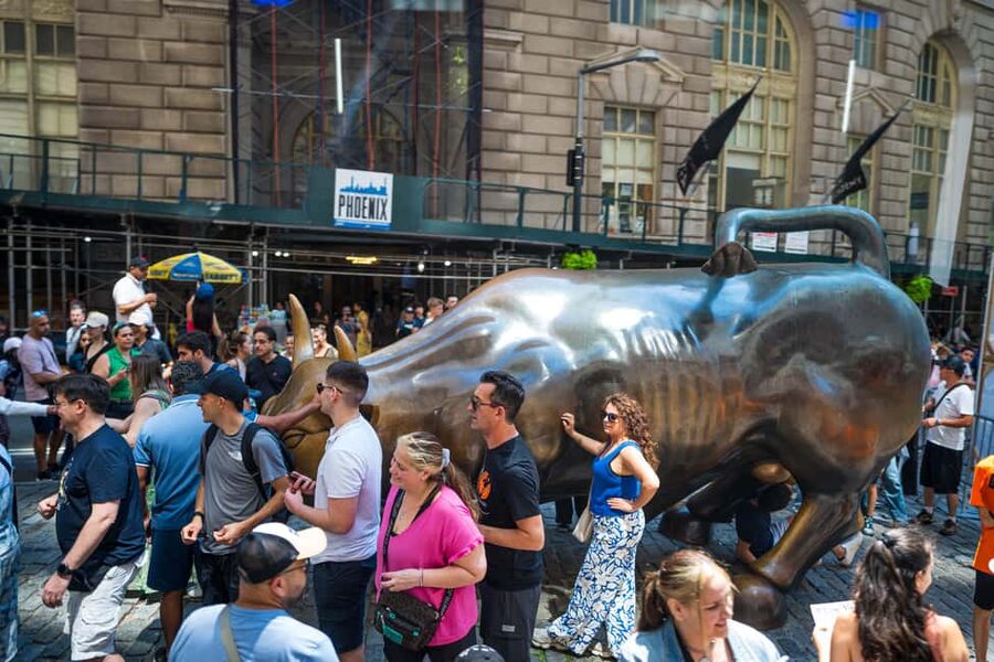 NYC: Half-Day Luxury Bus Tour of Top Highlights - From St. Patrick’s to the Empire State: Midtown Icons Close Together