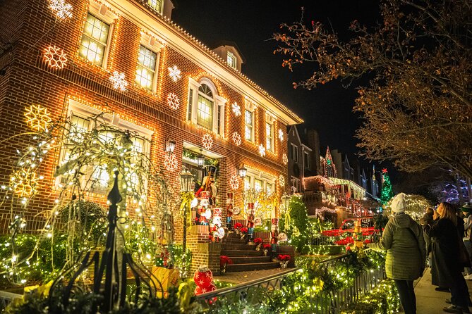 NYC Holiday Lights and Dyker Heights Luxury Bus Tour - The Big Idea: A Holiday Lights Route That Hits Multiple Neighborhoods