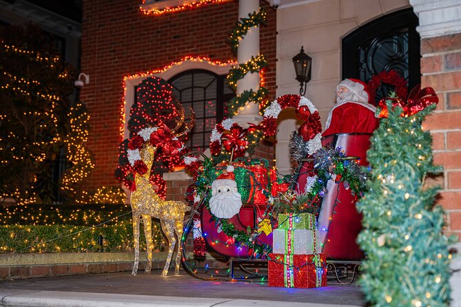 NYC Holiday Lights and Dyker Heights Luxury Bus Tour - Hudson Yards and The Vessel: Modern NYC Meets Seasonal Glow