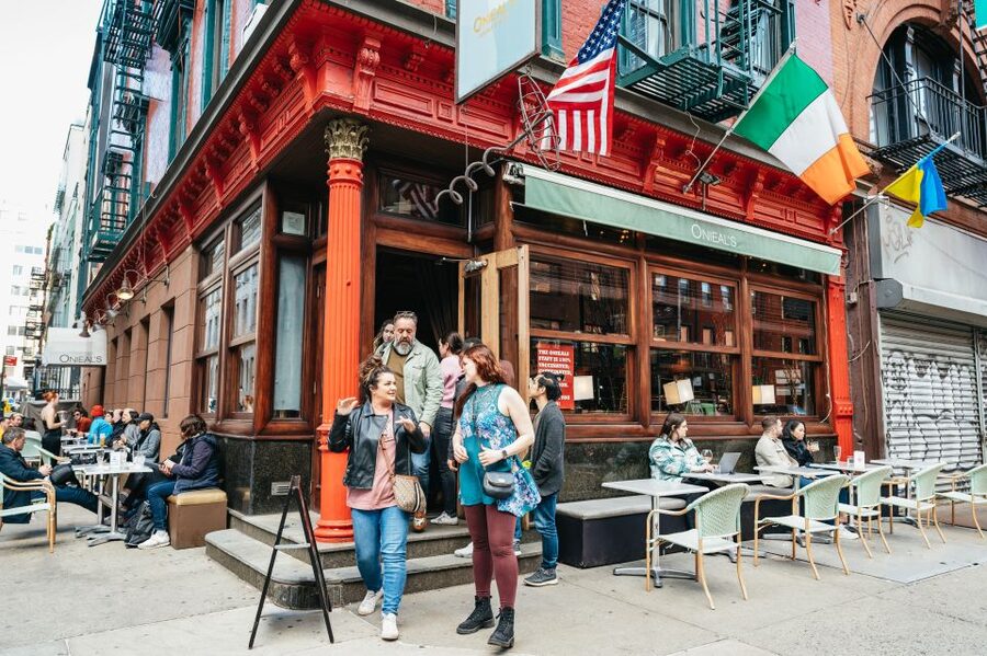NYC: Sex and the City Hotspots Bus Tour (On Location Tours) - Why This Sex and the City Hotspots Tour Works in Real Life