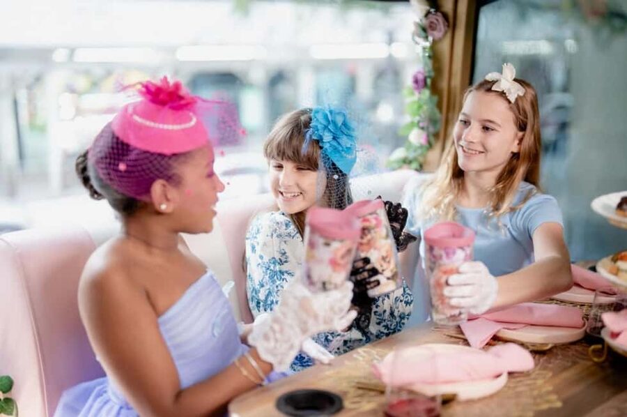 NYC: Tea Around Town Bus Tour with Live Entertainment - Timing, comfort, and the rules that keep it smooth