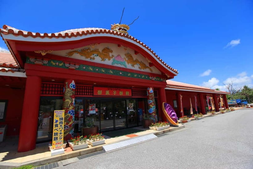 Okinawa Churaumi or Tropical, Kouri American Village BusTour - Ocean Expo Park: Aquarium time (or the orchids option)