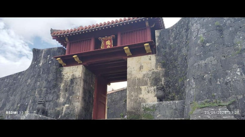 Okinawa: Double-Decker Open Top Bus Tour for Shuri Castle - Seats, weather, and what to pack for an open-top ride