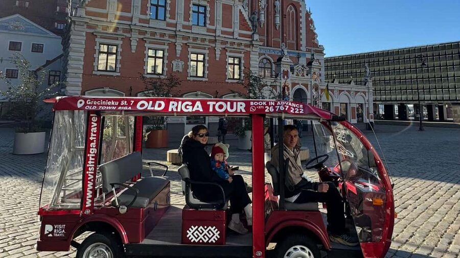 Old Riga Heated E-Bus Tour with Audio Guide & Mulled Wine - The 30-Minute Loop: How the Audio Tour Actually Feels