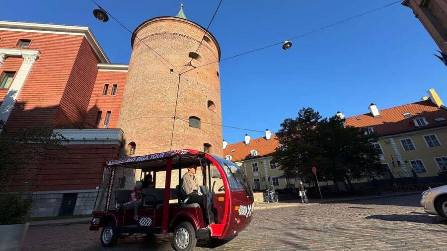 Old Riga Heated E-Bus Tour with Audio Guide & Mulled Wine - Should You Book This Old Riga Heated E-Bus Tour?