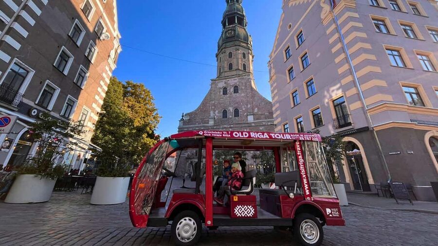 Old Riga Heated E-Bus Tour with Audio Guide & Mulled Wine - Getting There: Jēkaba Barracks, Torņa 4, Entrance II A