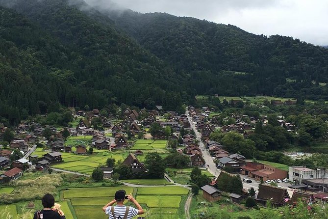 [One-day bus tour departing from Kanazawa Station] Shirakawa-go and Gokayama - Two World Heritage Villages Enjoyable Bus Tour - Key things I’d circle before booking
