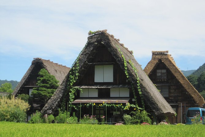 [One-day bus tour departing from Kanazawa Station] Shirakawa-go and Gokayama - Two World Heritage Villages Enjoyable Bus Tour - A One-Day UNESCO Hit: Shirakawa-go and Gokayama in a Single Ride