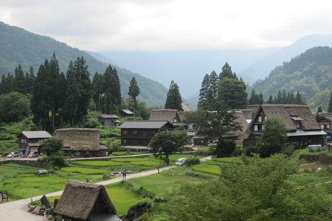 [One-day bus tour departing from Kanazawa Station] Shirakawa-go and Gokayama - Two World Heritage Villages Enjoyable Bus Tour - Lunch in Hida Style: Tatami Seating and Local Mountain Food
