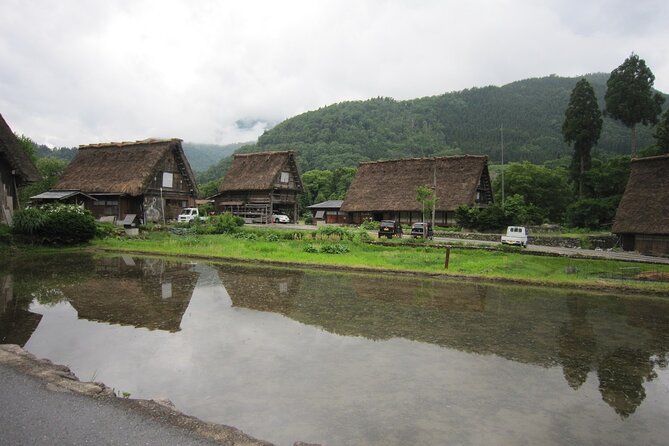 [One-day bus tour departing from Kanazawa Station] Shirakawa-go/Takayama tour platinum route bus tour - Getting on the bus at Kanazawa Station without stress