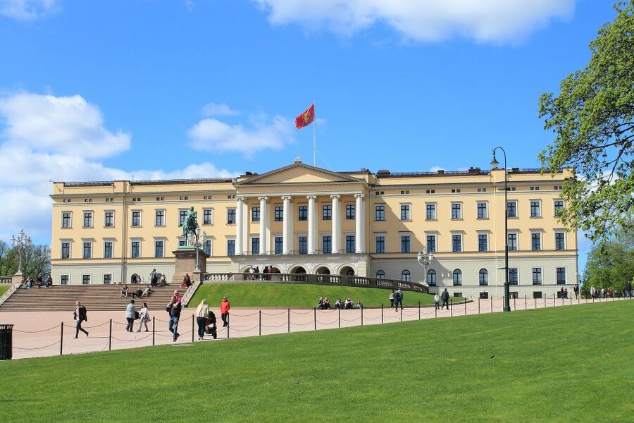 Oslo: Best of Oslo Walking Tour and Hop-on Hop-off Bus Tour - Vox City app: the self-guided route you’ll actually finish