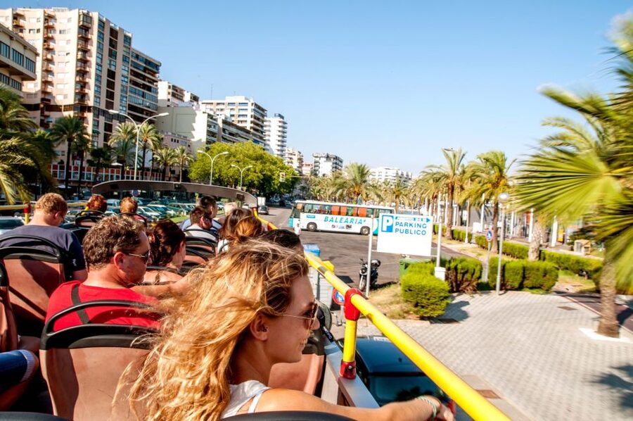 Palma de Mallorca: City Sightseeing Hop-On Hop-Off Bus Tour - Starting point strategy: avoid the bottleneck at Stop 1