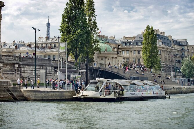 Paris: Batobus Hop-On Hop-Off Cruise & Landmarks Audio Tour - The audio guide: what you get and what you must bring