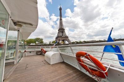 Paris: Batobus Hop-On Hop-Off Cruise & Landmarks Audio Tour - Boarding points along the Seine: nine stops that map to your day