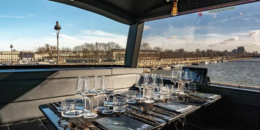Paris: Cultural Night Bus Tour with Dinner On Board - The Route at Night: Icon Stops Without the Planning Headache