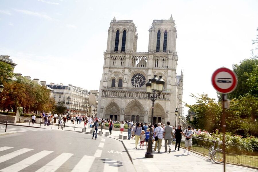 Paris: Eiffel Tower Tickets and City Bus Tour - Where the Day Can Feel Tricky: Crowds and Grouping