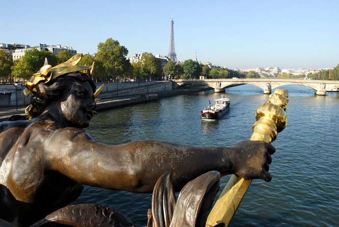 Paris Highlights Immersive Coach Tour - Eiffel Tower views from Trocadéro: what you’re really paying for