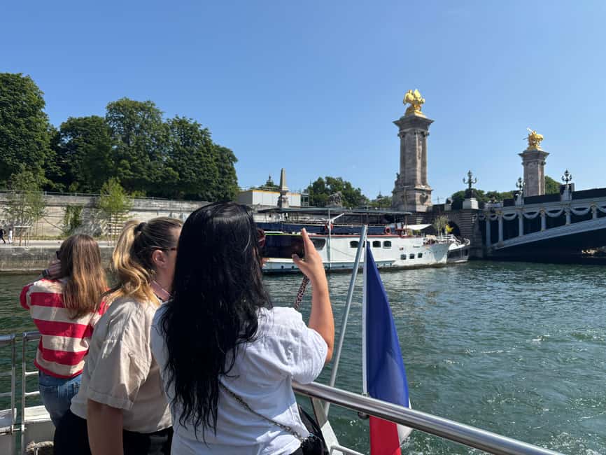 Paris: Hop-On Hop-Off Seine Cruise Pass with 9 Stops - Why the Seine Hop-On Pass Feels Like Smart Paris Time