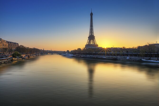 Paris Lights Evening Bus Tour with Eiffel Tower Summit Option - Price and value: when $39.09 makes sense