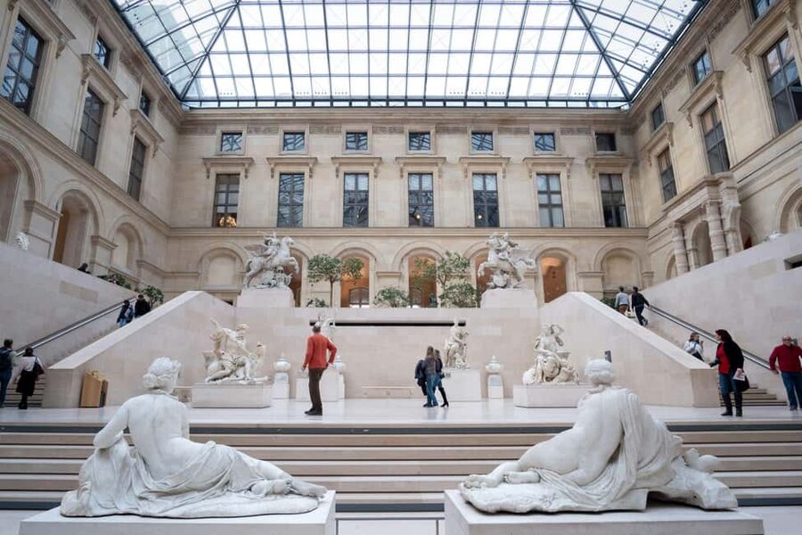 Paris: Louvre Museum Access with Host and Hop-On Hop-Off Bus - Key points to know before you go