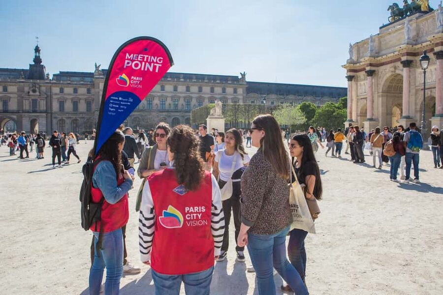 Paris: Louvre Museum Access with Host and Hop-On Hop-Off Bus - Logistics that matter: what to bring and what to avoid