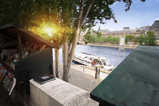 Paris Seine River Hop-On Hop-Off Sightseeing Cruise by Batobus - What you’ll experience on board (and what’s not there)