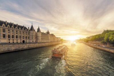 Paris Tootbus Must See Hop-on Hop-off Bus Tour with Seine River Cruise - The route walkthrough: stops you can plan like a checklist